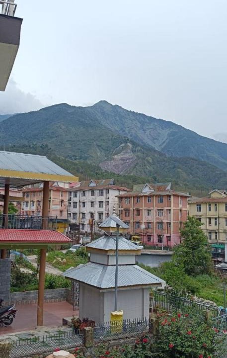 Sidhpur Bed & Breakfast | D Divine