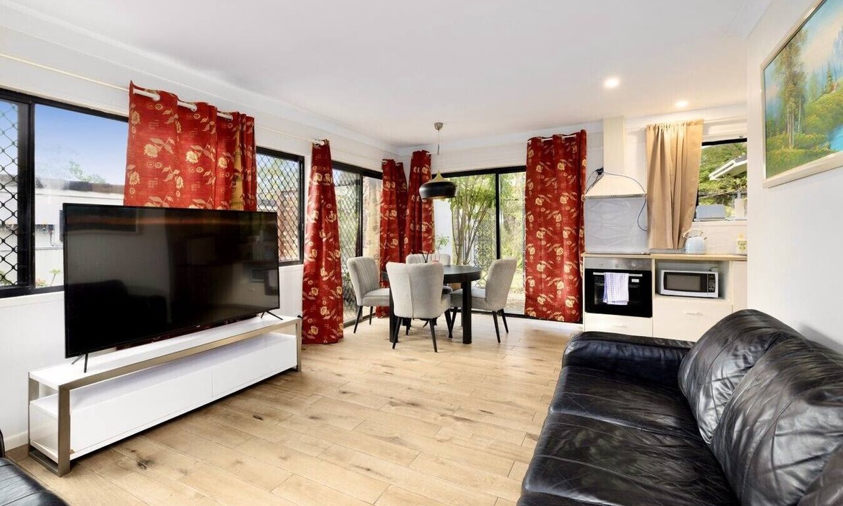 Daisy Hill House | Daisy Hill 2BR Retreat with Garden Views and Parking