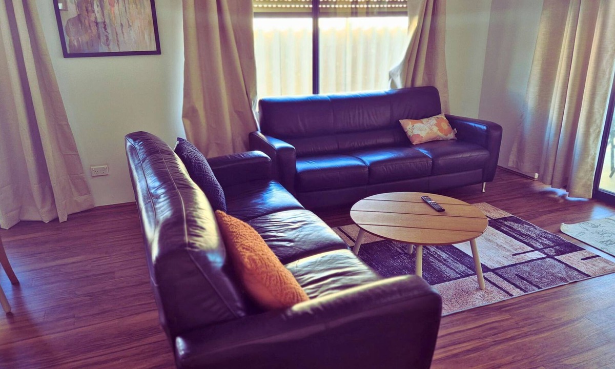 Dalyellup House | Dalyellup Guesthouse - Entire Holiday Home