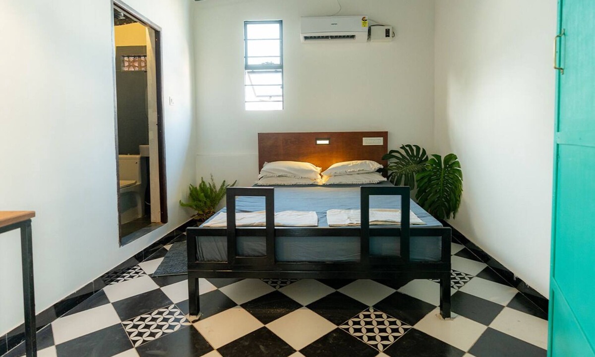 Gandhipuram Hostel | Decostel