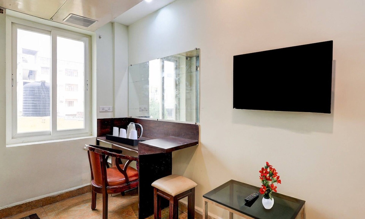 Vijayawada House | Deluxe Benz Circle MG Road