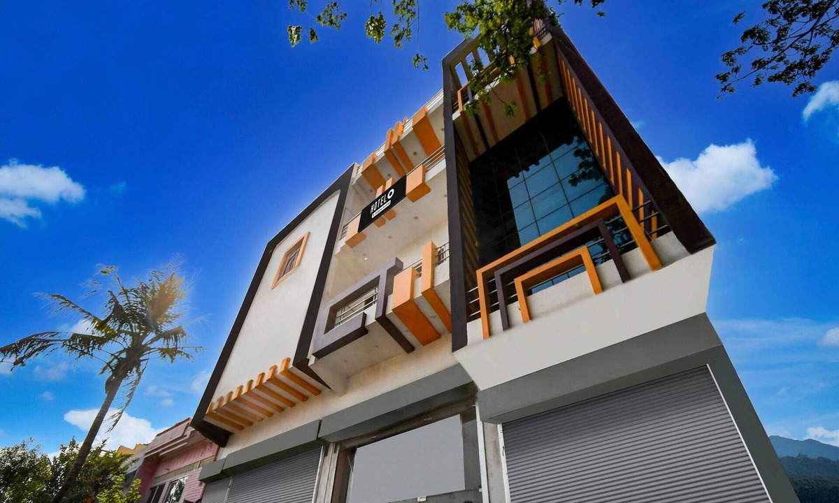 Sultanpur House | Deluxe Hotel O Amhat Sultanpur City