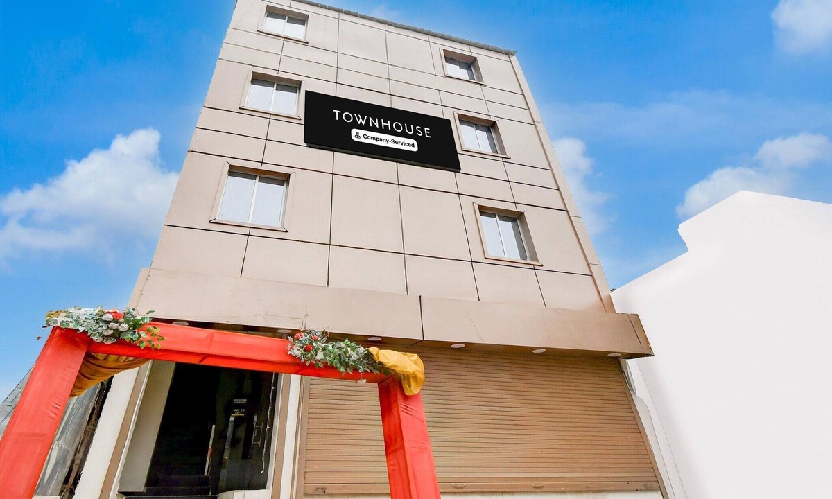 Civil Lines House | DeluxeHotel Niraant