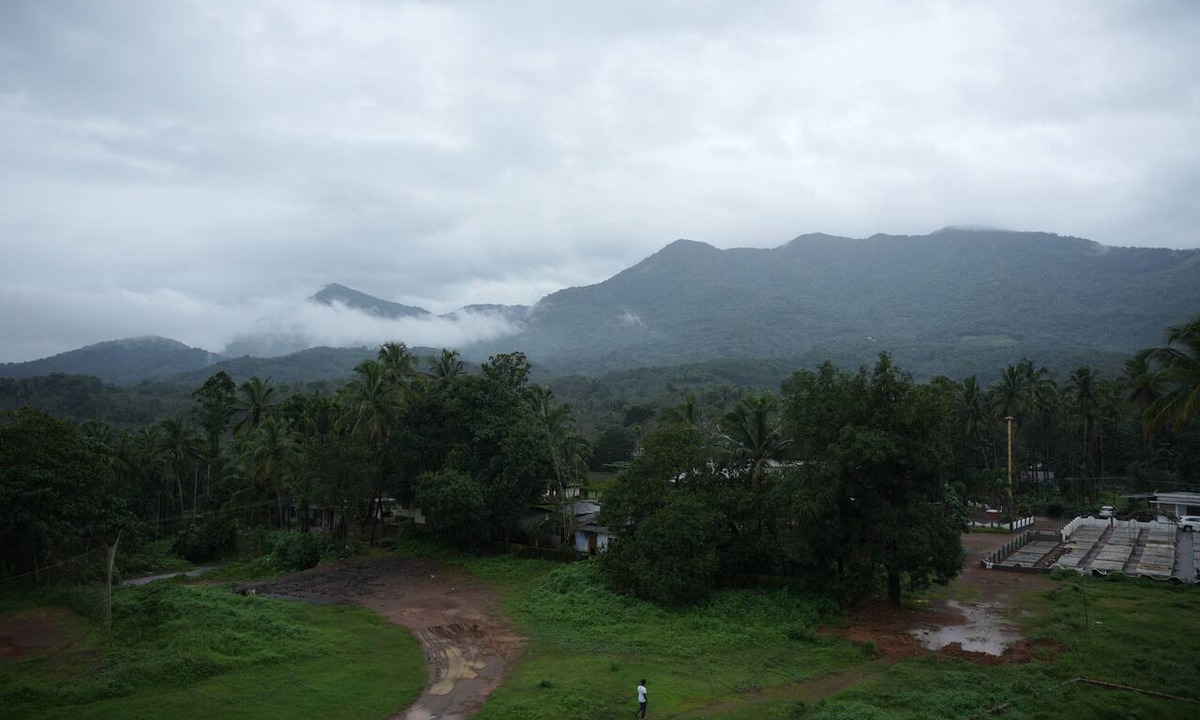 Thalassery Hotel | Denz Paradise