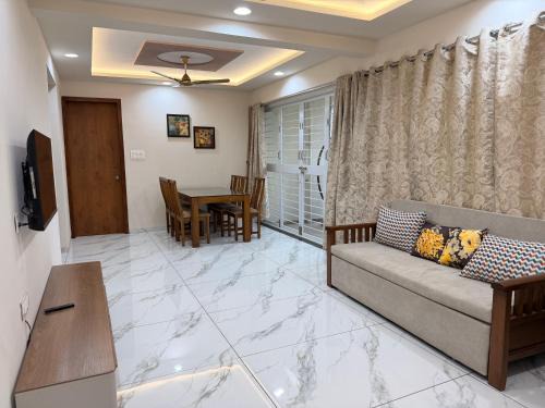 Kolhapur Apartment | Devttis Homestay 2BHK Tarabai Park Near Rankala Lake