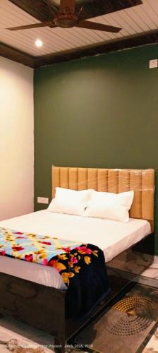 Fatehpur Hotel | DLA Hotel Rooms and Restaurant