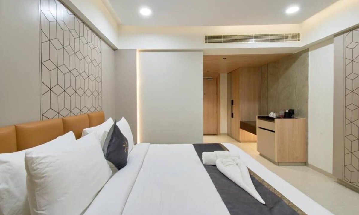 Kondapur Hotel | ECKO Premier V Kondapur
