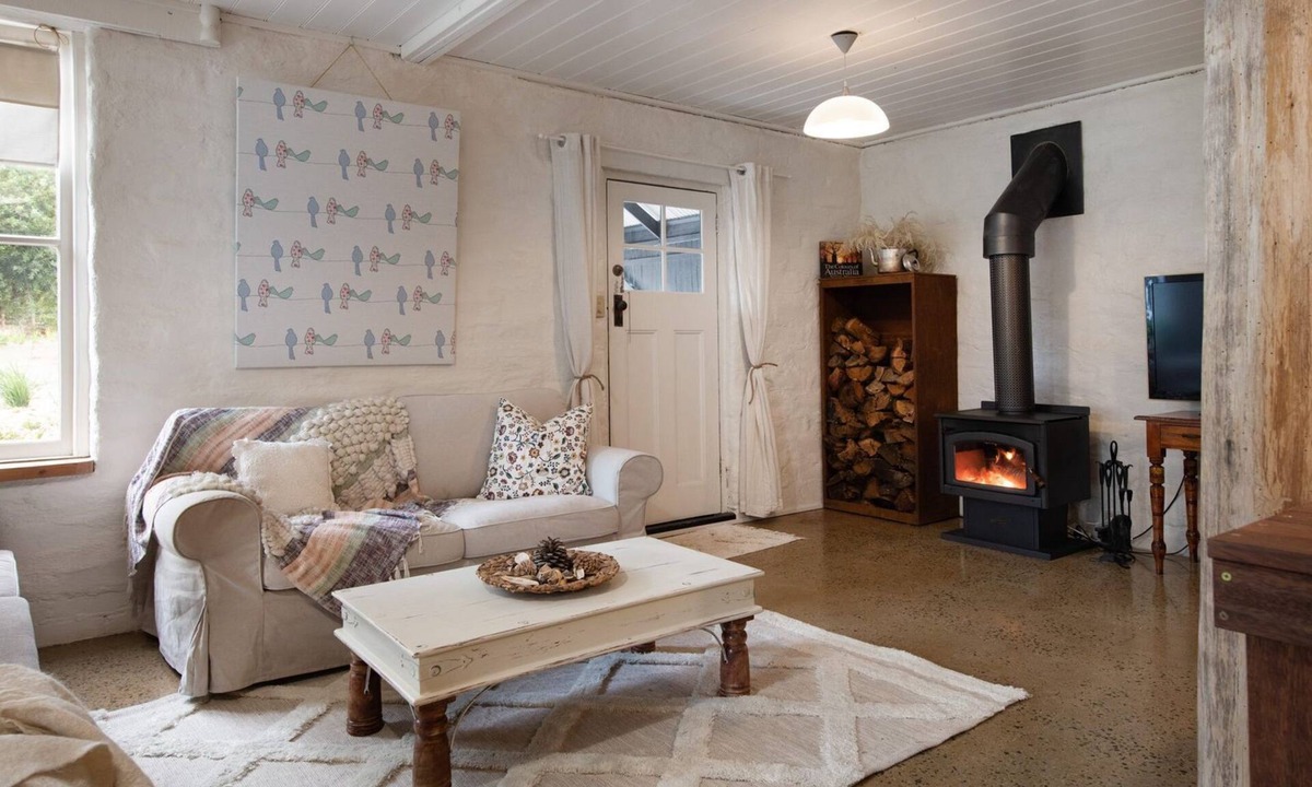 Wheatsheaf Apartment | Edessa Lodge- tranquil bush retreat 5 mins from Daylesford