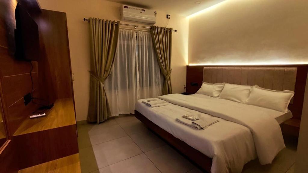 Thiruvananthapuram Hotel | El REGALO EXECUTIVE INN