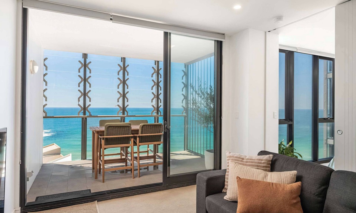 Newcastle Apartment | Elite Escape - Absolute Beachfront Luxury