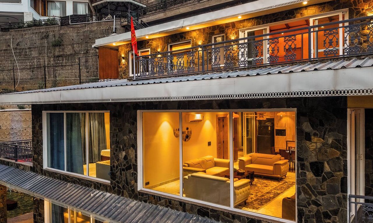 Kumarhatti Hotel | ELIVAAS Bask and Blessings 1 Room Suites