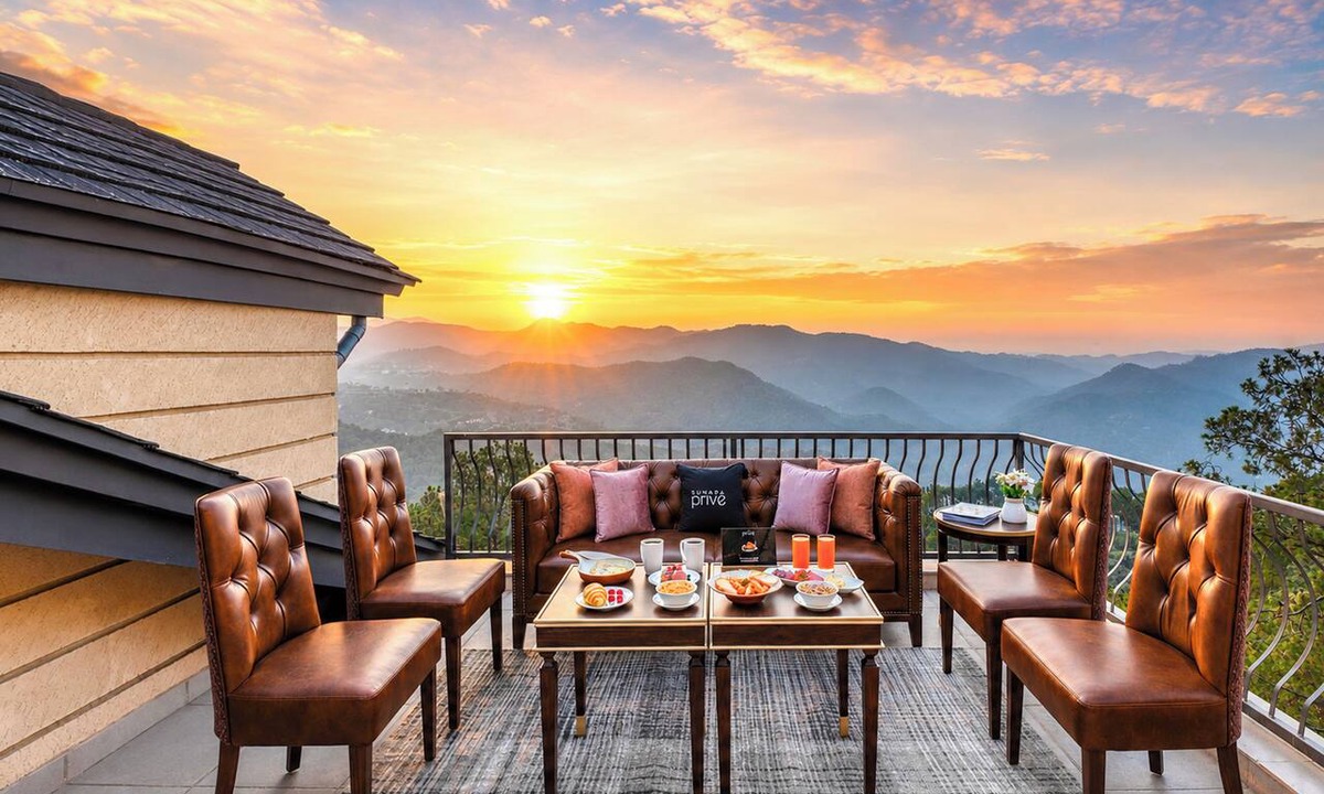Kasauli Apartment | ELIVAAS Privé Royce Silver Oak APT