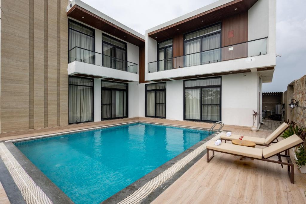 Dhand Villa | ELIVAAS Signature Angelos Farm Pet-Friendly 8-BHK Villa with Private Pool, Garden, Terrace & Hill Views