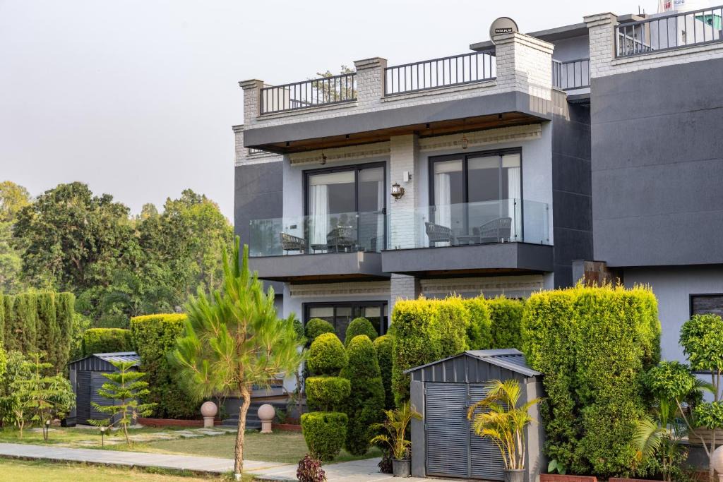 Bail Parao Villa | ELIVAAS Signature Aranya Library Villas With Private Pool, Sit-out Area, Common Lounge & Garden With Forest Views