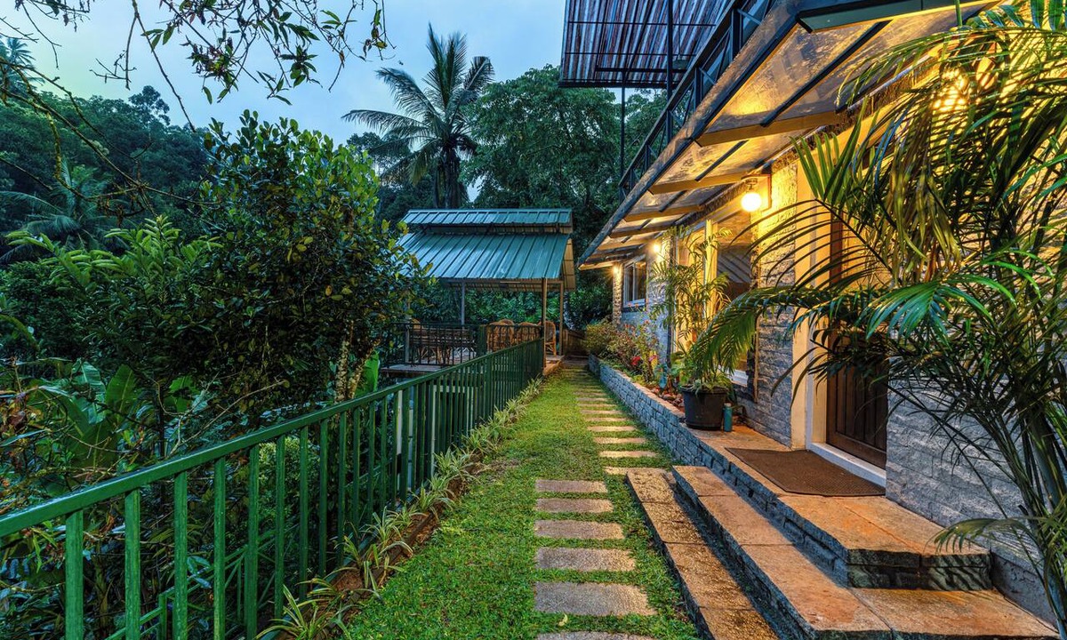 Kunchithanny Villa | ELIVAAS Signature Kavyath Valley Villa