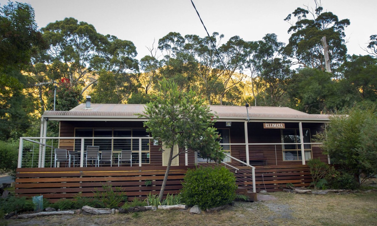 Halls Gap Cottage | Ellimata Holiday Cottage