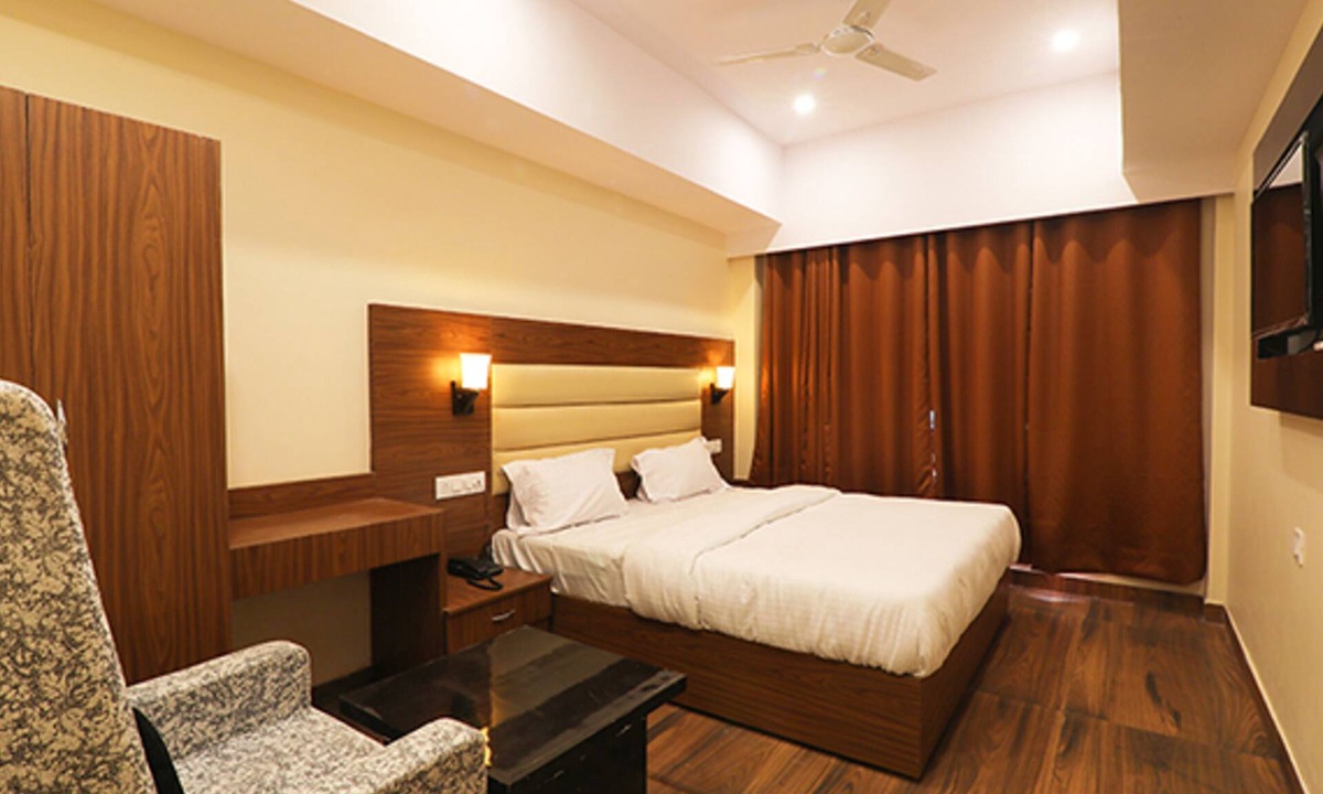 Lucknow Hotel | FabHotel Blueark