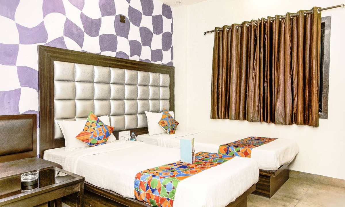 Kolkata Hotel | FabHotel De Sivalika