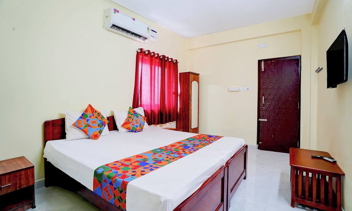 Kelambakkam Hotel | Fabhotel Dhana Residency - Nr Hindusthan Institute of Technology and Science