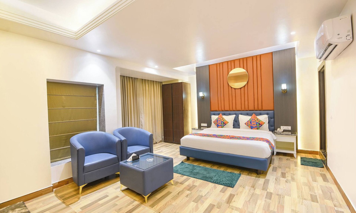 Safdarjung Enclave Hotel | Fabhotel Elvilla