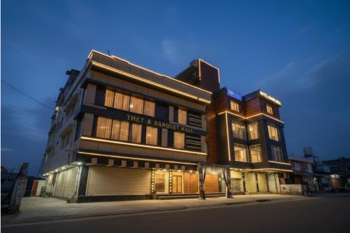 Danapur Hotel | FabHotel Grand Arya