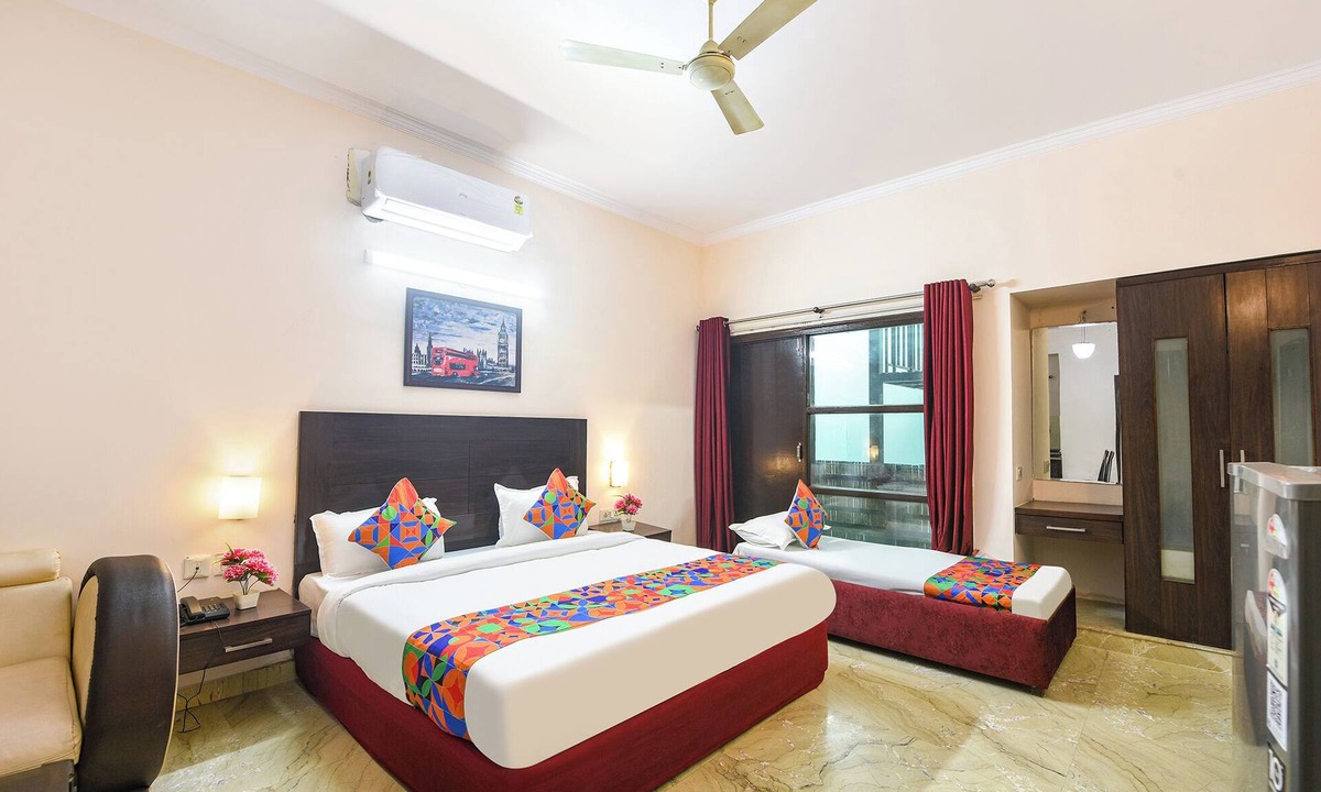 Jasola Hotel | Fabhotel Grand Jashn