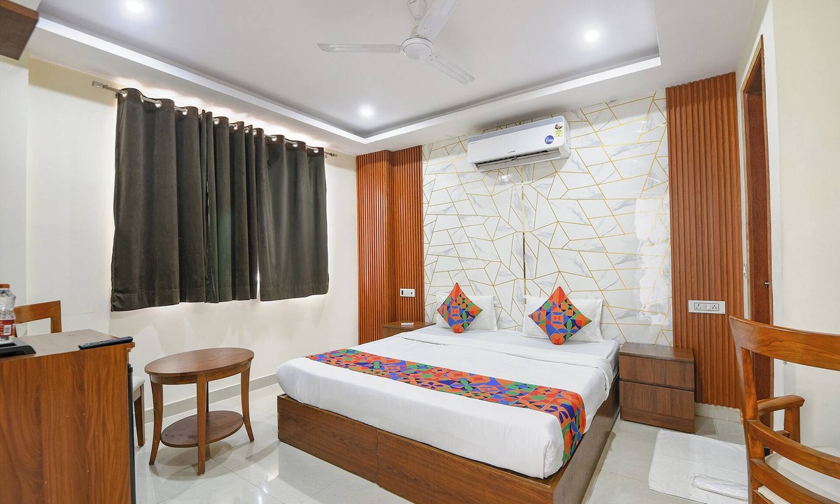 Jasola Hotel | Fabhotel Laxmi Mahal