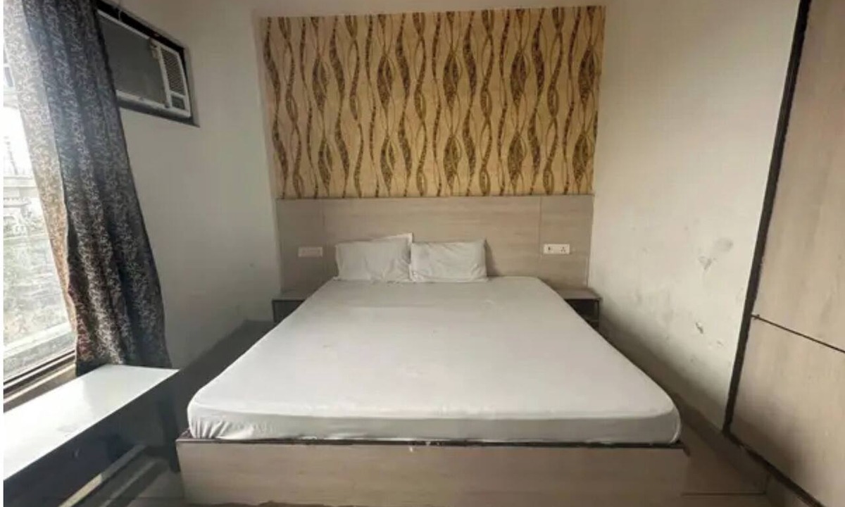 Azadpur Hotel | Fabhotel Snereya