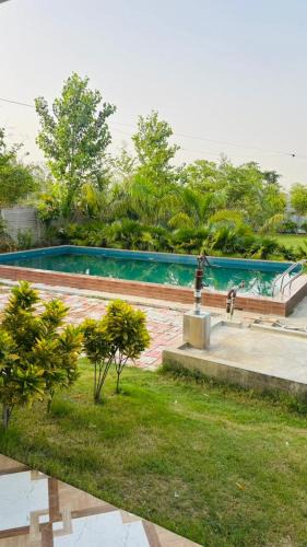 Bara Banki House | farm house