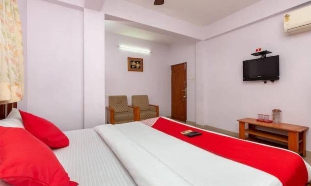 Perambur Purasavakam Hotel | Five stones By Terra Hotel Mogappair