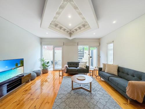 Flemington House | Flemington Escape with private rooftop area