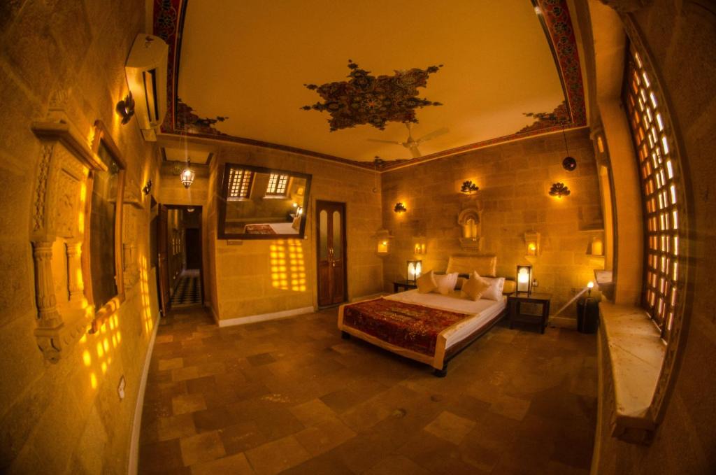 Amar Sagar Pol Hotel | Fort Villa
