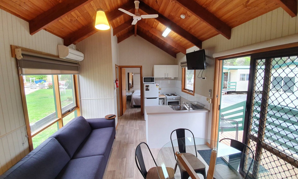 Ararat Cabin | G'day Parks Ararat