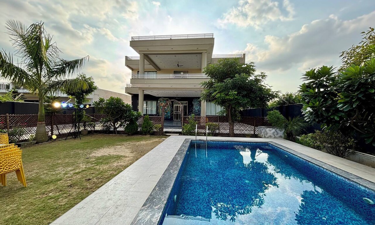 Gurugram House | GoBravo 11 6BHK Farm with Pool Sohna Road Gurgaon