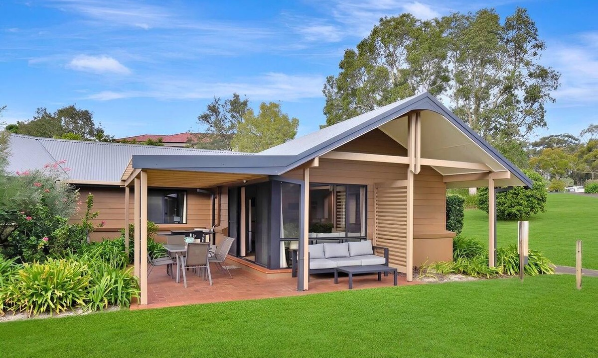 Salamander Bay Condo | Golf & Beach Escape | Kangaroos | Sleeps 8