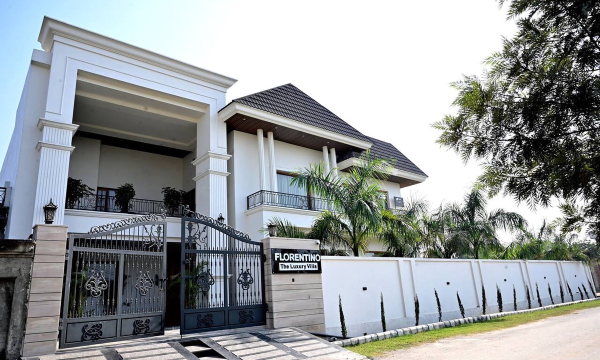 Amritsar Villa | Grand 6-Bedroom Luxury Villa – Where Elegance Meets Ultimate Comfort