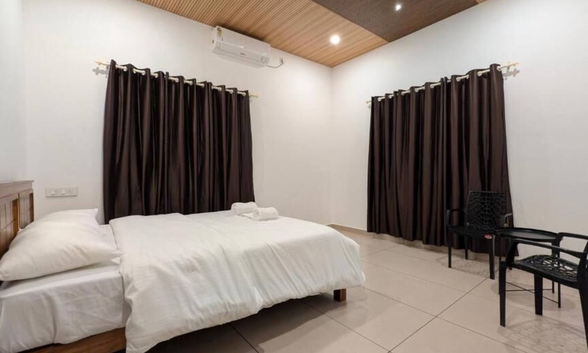Kannur House | Grand Beach Villa Payyambalam