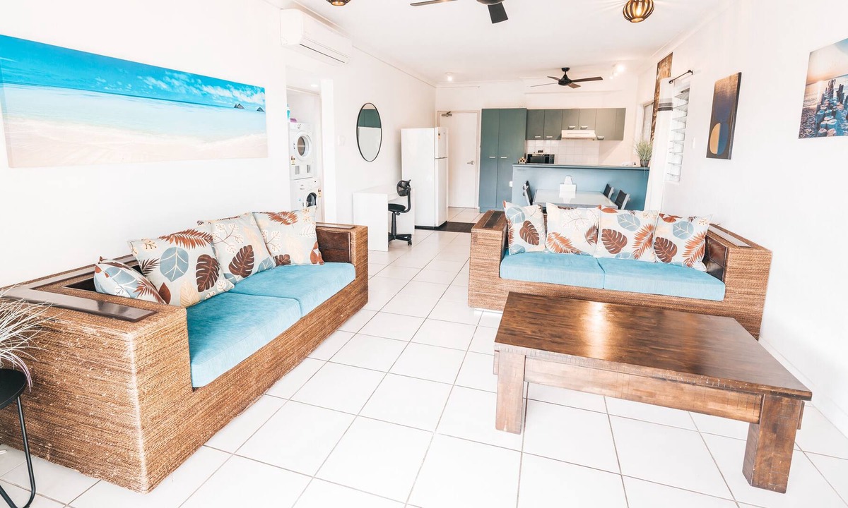 Cairns North Apartment | GREAT VALUE FOR MONEY.
