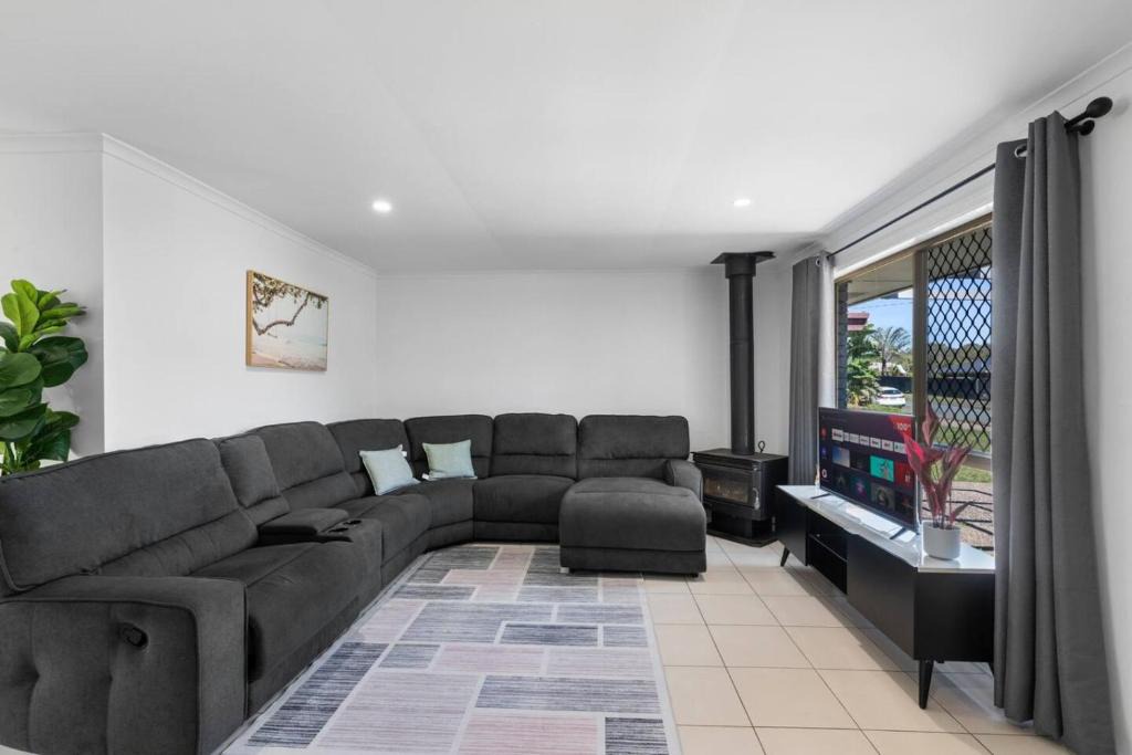 Capalaba House | Great Value Group Stay Comfortable and Convenient