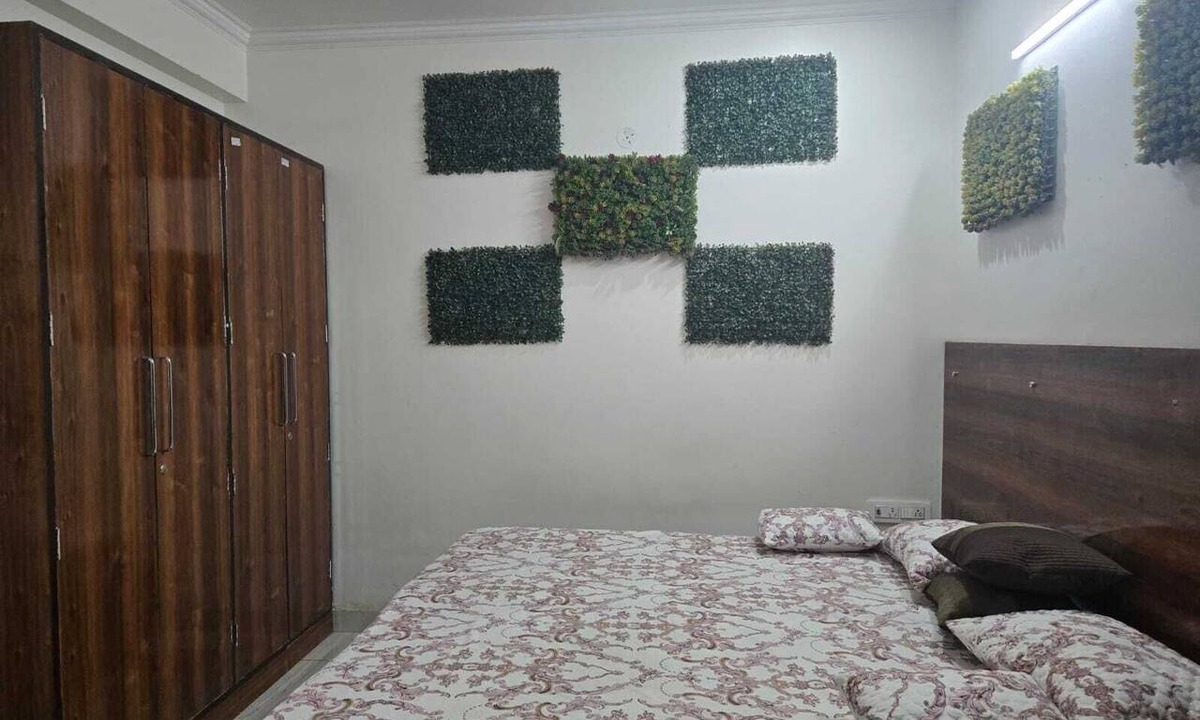 Udyog Vihar Hotel | Gulmohar Residencies