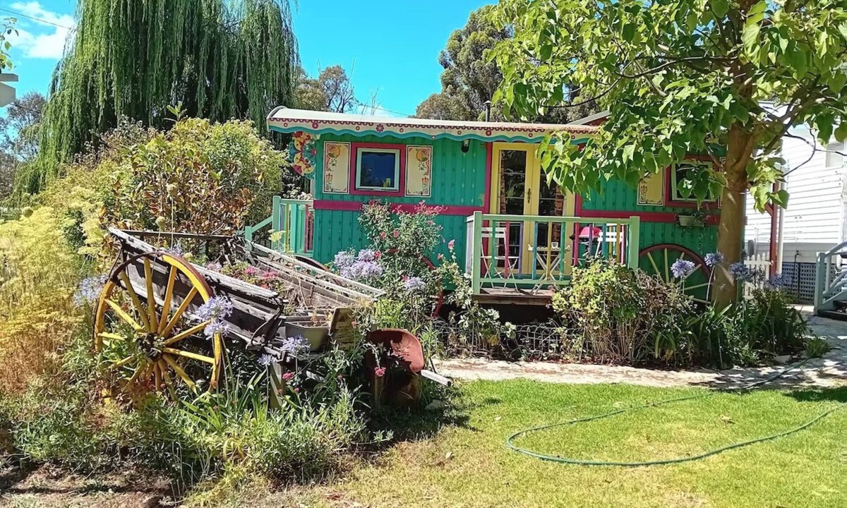 Balingup Cabin | Gypsy Rose wagon peace and quietnShepherd’s hut in Balingup, Australia