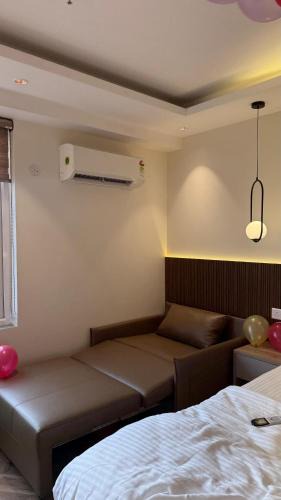 Jaypee Greens Apartment | Haven stay
