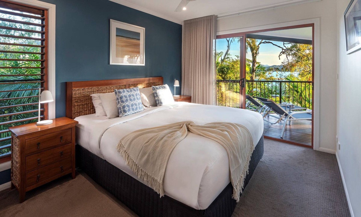 Hamilton Island Apartment | Heliconia 1 Hamilton Island - oceanviews, buggy and transfers
