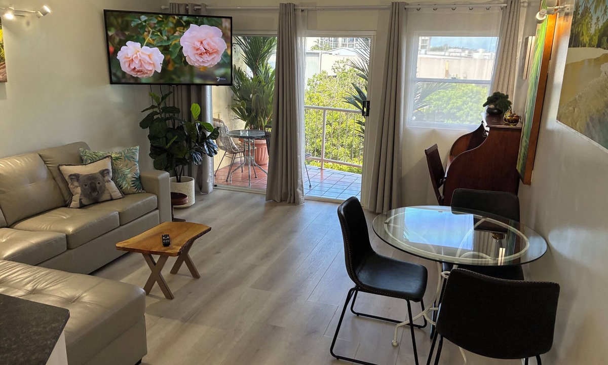 Mooroobool Apartment | Hidden Gem Condo in the heart of Cairns City. Free Parking