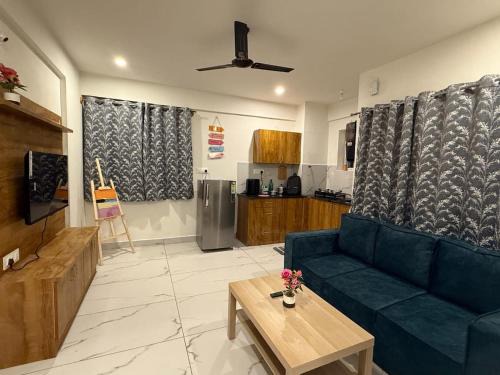 Palm Meadows Apartment | Hide Away Homes