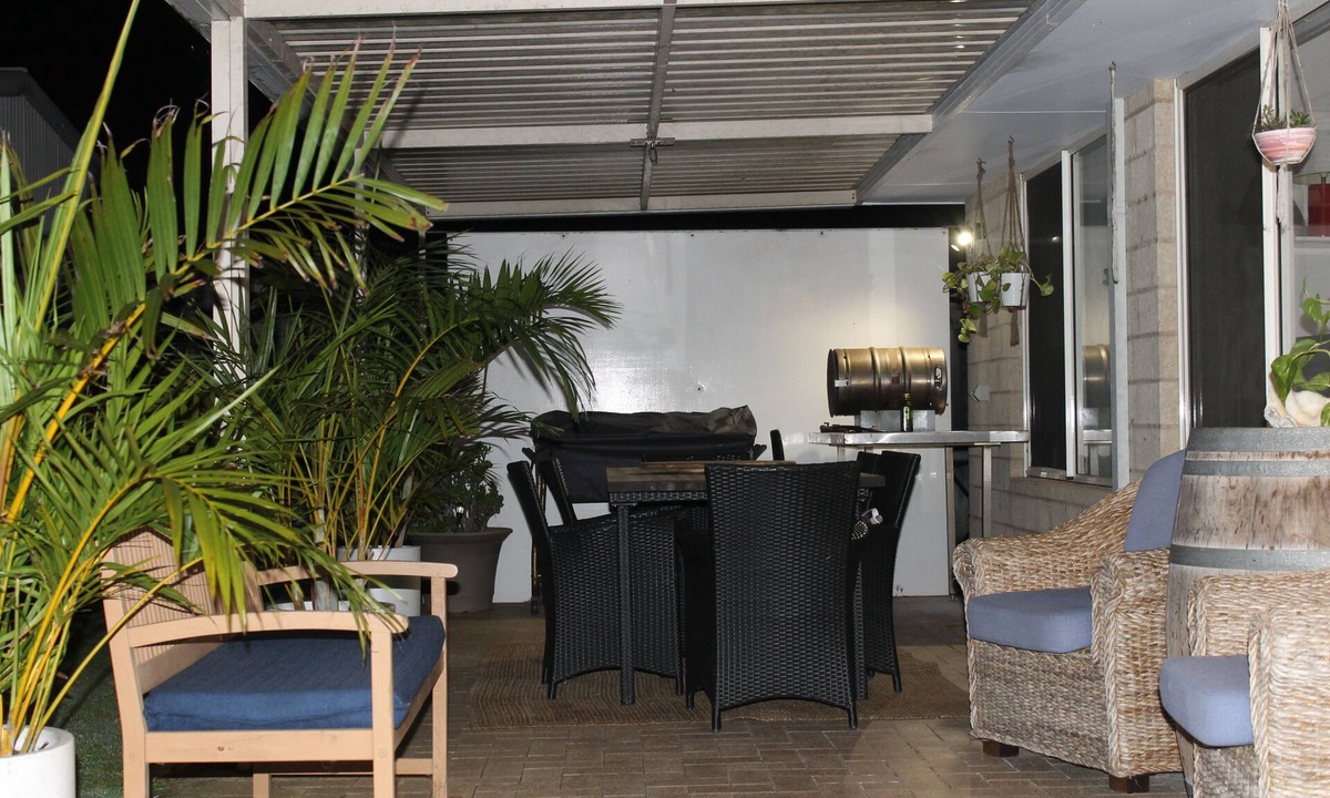 Quindalup House | Hideaway on Seattle Dunsborough 5 minute walk to Quindalup Beach & pet friendly.