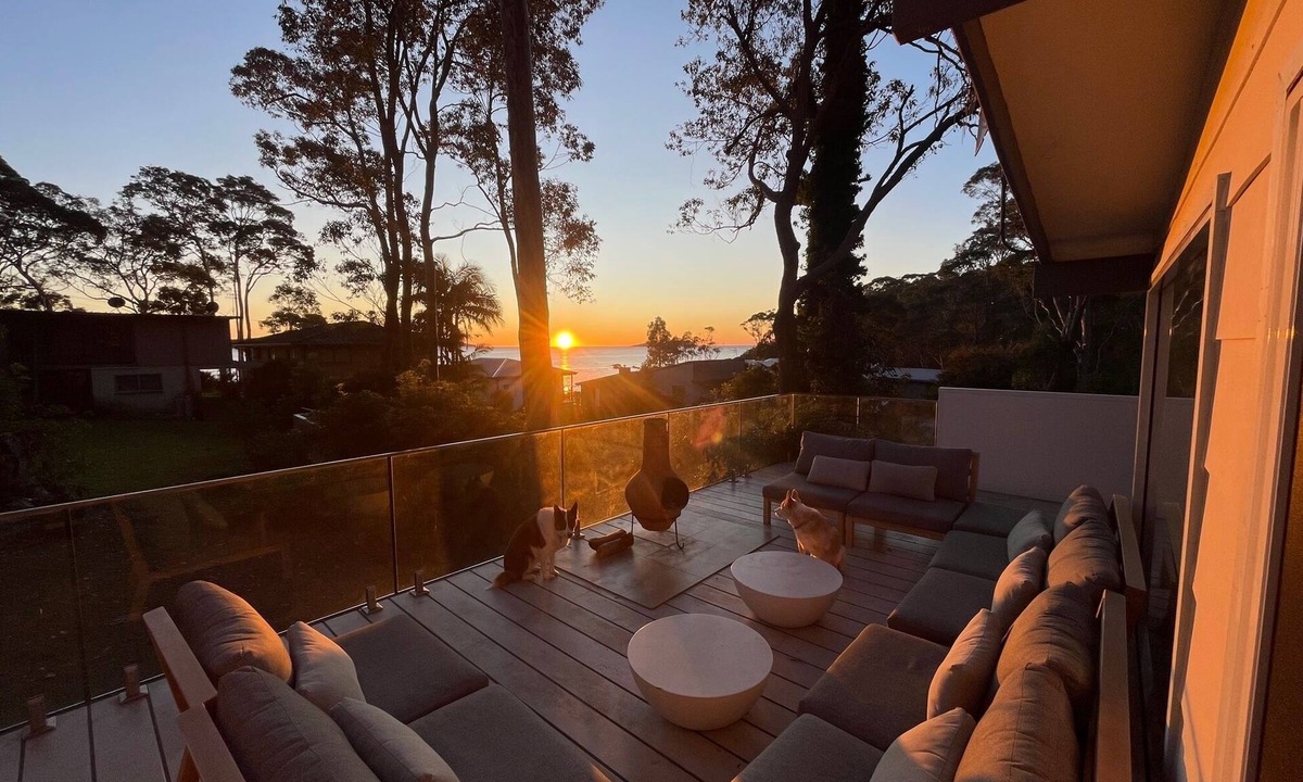 Surf Beach House | High View Haven - Ocean views, right by the beach