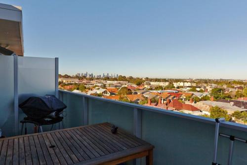 Northcote Apartment | Highview on High St - A Balcony Haven in Northcote