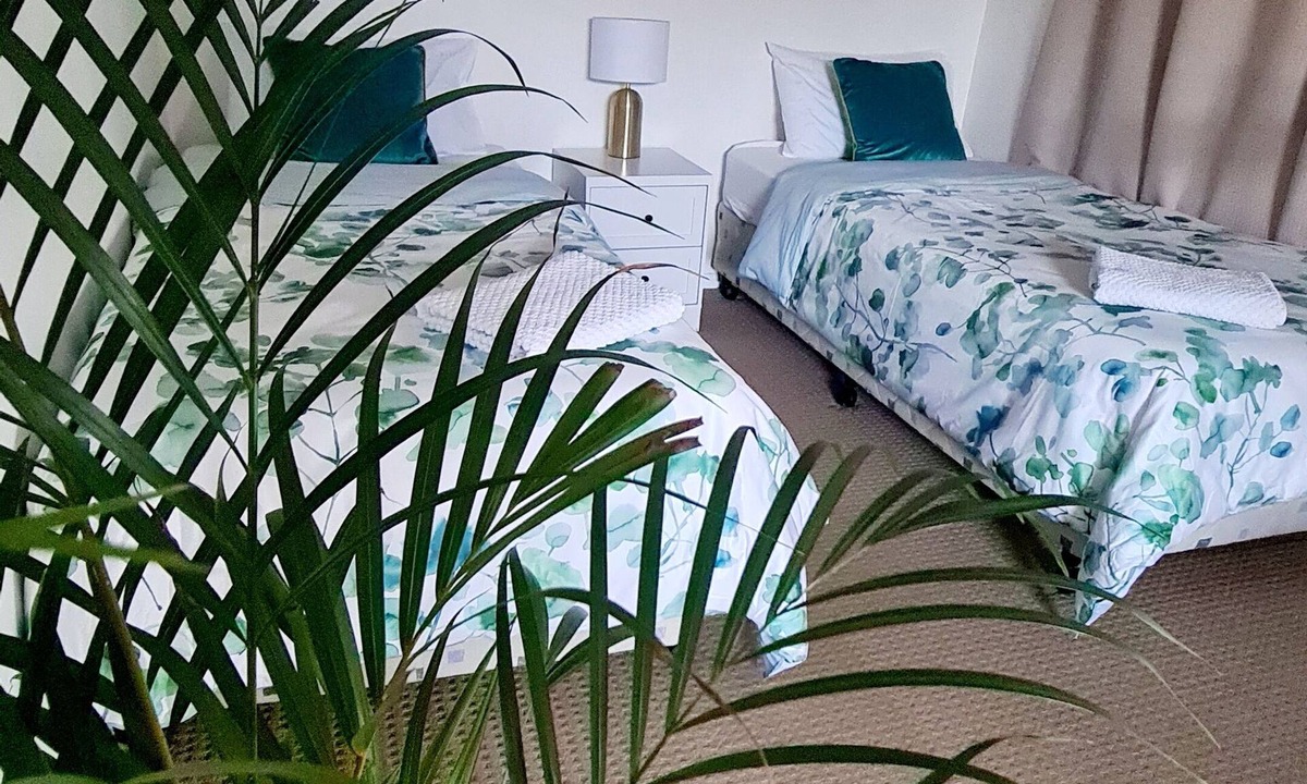 Robertson House | Holiday accommodation in fantastic location
