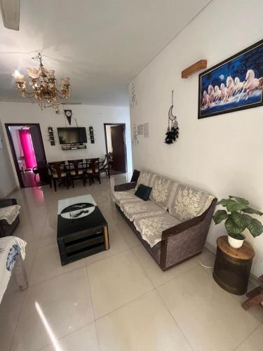 Faridabad Apartment | Homestay 3BHK floor